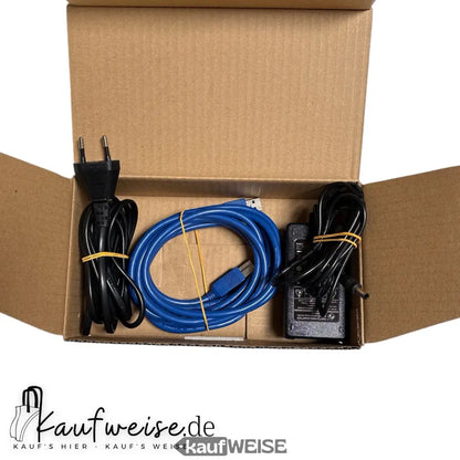 Offenes Karton mit Stromkabel Ethernetkabel und Netzadapter für HuddleCamHD HC10XGYG3C