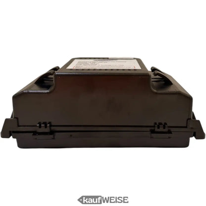 Schwarzer Plastik-Autoradio-Empfänger mit Etikett auf Samsung Zellen Hoverboard Akku